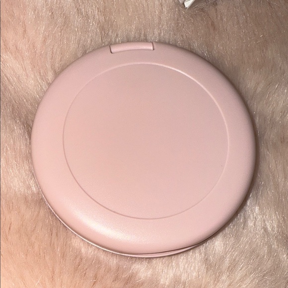 Soft Pink Quilted Compact - Picture 2 of 5